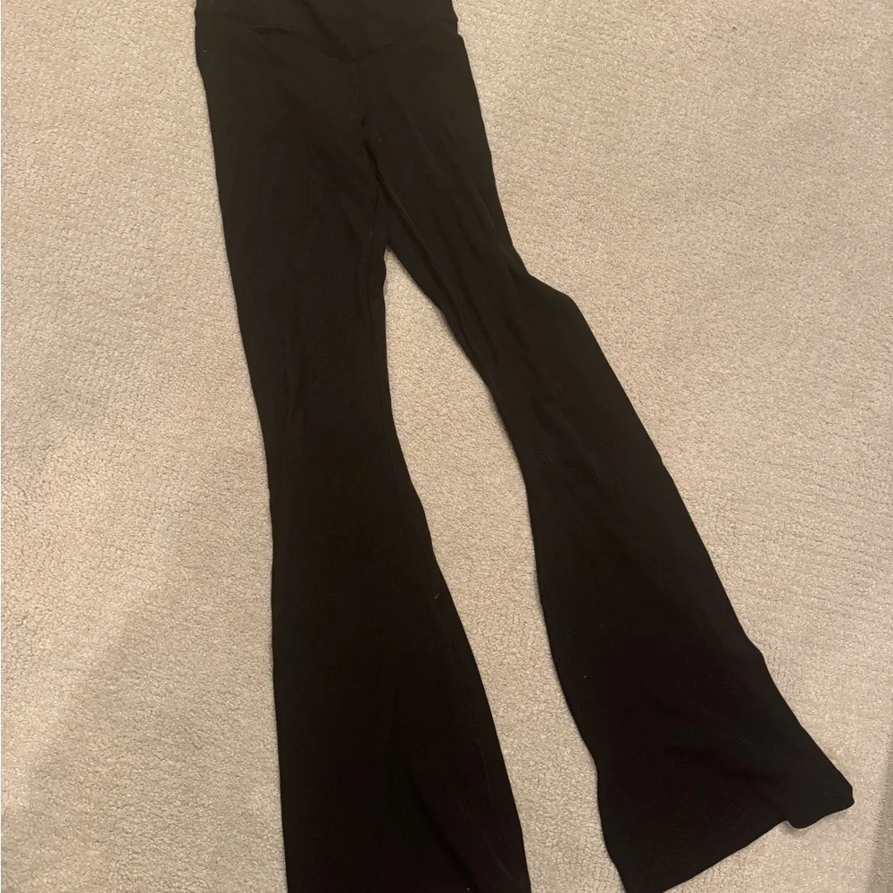 Aerie crossover flare leggings​​​ - Picture 4 of 4